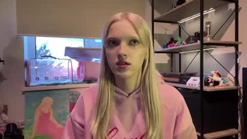 Ariela online show from June 2026 07:27:02 PM