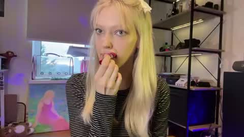 Ariela online show from July 2026 06:45:01 PM