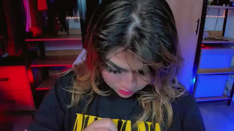 Khloe online show from December 2025 01:22:02 AM