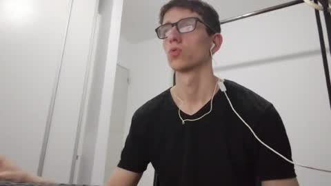 Facu online show from July 2026 05:38:01 AM