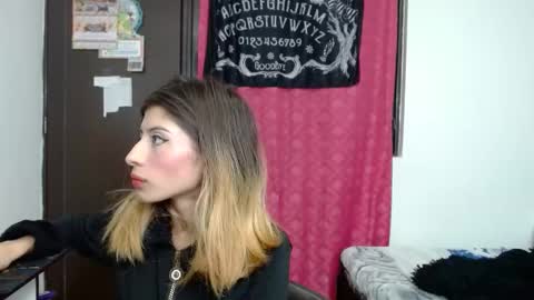 kratos_and_afrodita online show from February 2026 09:07:01 PM