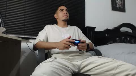 Snapshot of kratoswolf chatting on January 2026 05:04:02 PM kratoswolf online show from January 2026 05:04:02 PM