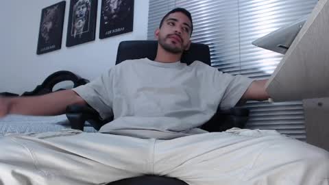 Snapshot of kratoswolf chatting on April 2026 05:32:01 PM kratoswolf online show from April 2026 05:32:01 PM