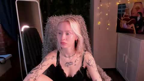 Snapshot of kris_grant chatting on November 2025 10:25:02 AM kris_grant online show from November 2025 10:25:02 AM