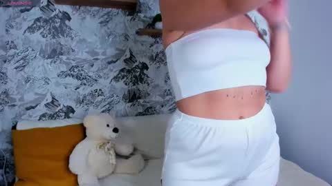 kris_icebb online show from October 2025 02:55:01 AM