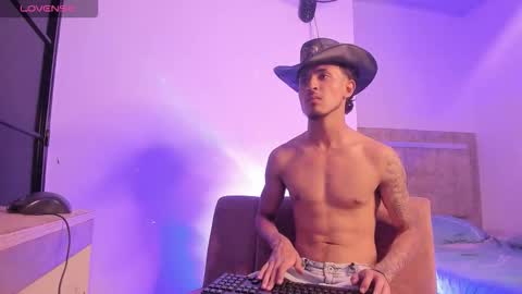 Kriss online show from November 2025 08:33:02 PM