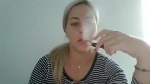 Snapshot of kriss_grace chatting on October 2025 12:25:02 PM Grace online show from October 2025 12:25:02 PM