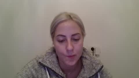 Snapshot of kriss_grace chatting on October 2025 05:40:02 PM Grace online show from October 2025 05:40:02 PM