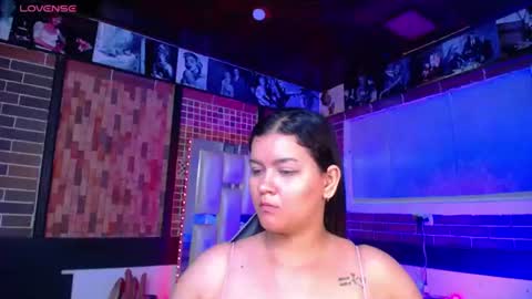 kriss_sweetboobs online show from June 2026 01:50:01 PM