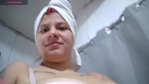 krissone online show from May 2026 09:13:01 PM