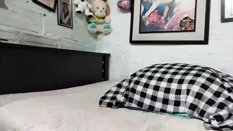 Snapshot of krisstal703358 chatting on October 2025 05:24:02 PM krisstal703358 online show from October 2025 05:24:02 PM