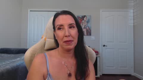 Krissy online show from February 2025 02:32:01 PM