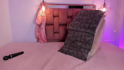 Snapshot of kristakinnky chatting on March 2026 11:49:02 AM BETANIA online show from March 2026 11:49:02 AM