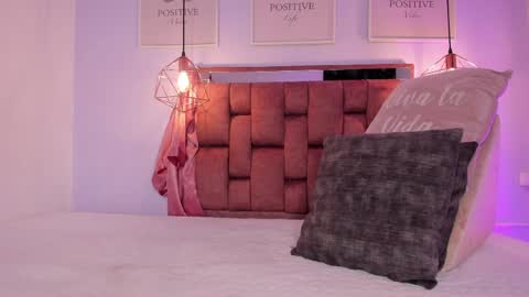 Snapshot of kristakinnky chatting on April 2026 12:03:02 PM BETANIA online show from April 2026 12:03:02 PM