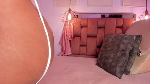 Snapshot of kristakinnky chatting on April 2026 12:05:02 PM BETANIA online show from April 2026 12:05:02 PM