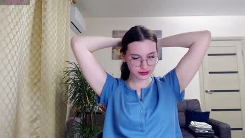 Snapshot of kristal89 chatting on January 2025 01:05:02 AM kristal89 online show from January 2025 01:05:02 AM