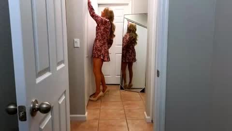 Snapshot of kristal_mountain chatting on October 2025 03:42:02 AM Kristal Mountain online show from October 2025 03:42:02 AM