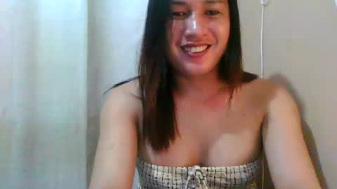 Snapshot of kristalheart chatting on June 2026 10:19:02 PM krunchee online show from June 2026 10:19:02 PM