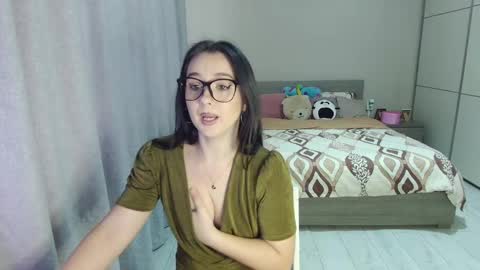 Snapshot of kristall_xxx chatting on February 2025 07:17:02 AM twitter Annemarye 23 online show from February 2025 07:17:02 AM