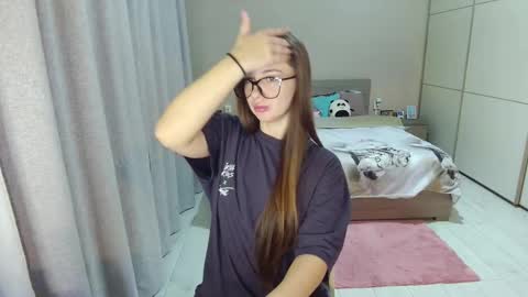 Snapshot of kristall_xxx chatting on October 2025 04:45:02 AM twitter Annemarye 23 online show from October 2025 04:45:02 AM