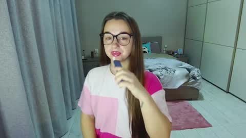 Snapshot of kristall_xxx chatting on October 2025 04:26:01 AM twitter Annemarye 23 online show from October 2025 04:26:01 AM