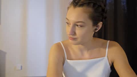 Snapshot of kristandaty chatting on February 2026 08:35:01 AM kristandaty online show from February 2026 08:35:01 AM