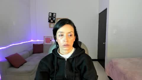 Sophia online show from December 2025 07:10:01 PM