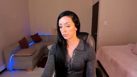 Snapshot of kristen_garner chatting on June 2026 08:41:01 PM Sophia online show from June 2026 08:41:01 PM