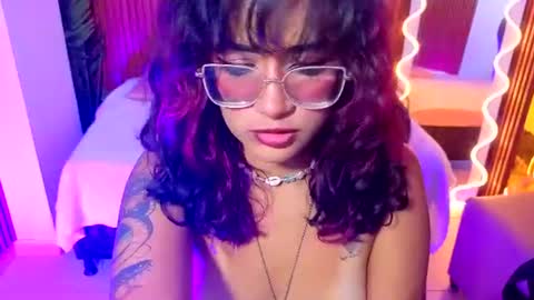 kristen_tay online show from July 2026 06:47:02 AM