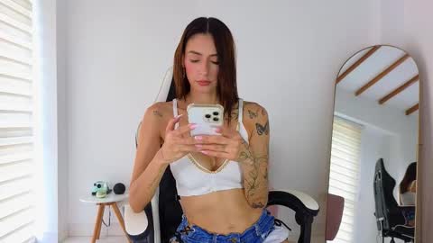 Snapshot of kristennblue_ chatting on September 2025 04:09:02 PM Kris online show from September 2025 04:09:02 PM