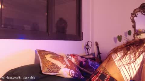 Snapshot of kristenwylde chatting on December 2024 06:14:01 PM Kristen Wylde - online show from December 2024 06:14:01 PM