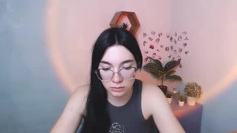 Kristen online show from September 2025 10:37:01 AM