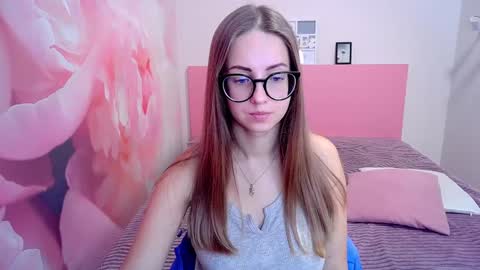 Snapshot of kristina_adel chatting on December 2024 07:47:01 AM Kristina Adel online show from December 2024 07:47:01 AM