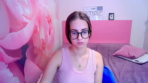 Snapshot of kristina_adel chatting on December 2024 11:19:01 AM Kristina Adel online show from December 2024 11:19:01 AM