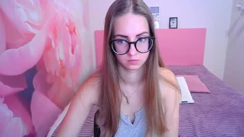 Snapshot of kristina_adel chatting on January 2025 07:27:02 AM Kristina Adel online show from January 2025 07:27:02 AM