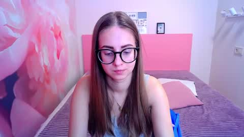 Snapshot of kristina_adel chatting on January 2025 05:22:02 PM Kristina Adel online show from January 2025 05:22:02 PM