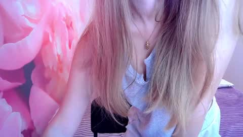 Snapshot of kristina_adel chatting on January 2025 07:32:02 AM Kristina Adel online show from January 2025 07:32:02 AM