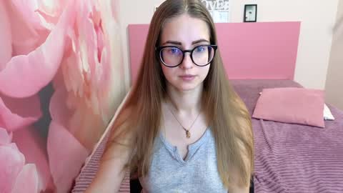 Snapshot of kristina_adel chatting on January 2025 07:07:01 AM Kristina Adel online show from January 2025 07:07:01 AM