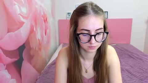 Snapshot of kristina_adel chatting on March 2025 07:24:01 AM Kristina Adel online show from March 2025 07:24:01 AM