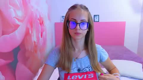 Snapshot of kristina_adel chatting on September 2025 06:57:02 AM Kristina Adel online show from September 2025 06:57:02 AM