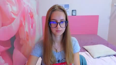 Snapshot of kristina_adel chatting on November 2025 08:14:02 AM Kristina Adel online show from November 2025 08:14:02 AM