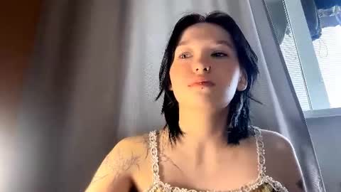 kristinaetoile online show from July 2026 10:39:02 AM