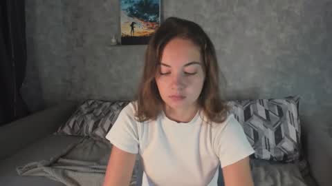 Kristina online show from October 2025 01:09:01 PM
