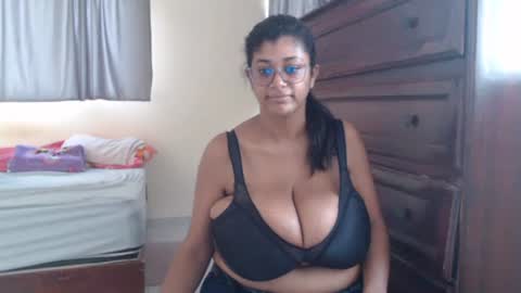 Snapshot of kristinamilan chatting on October 2025 12:49:02 PM KristinaMilan online show from October 2025 12:49:02 PM
