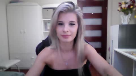 Snapshot of kristineamore chatting on September 2025 10:08:02 AM KristineAmore online show from September 2025 10:08:02 AM