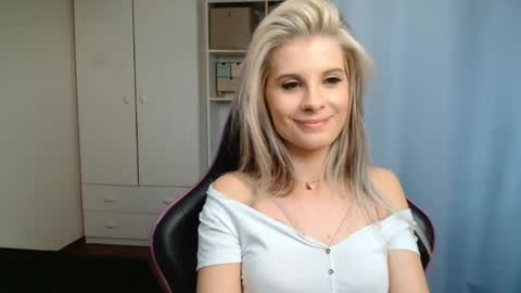 KristineAmore online show from June 2026 02:44:02 PM