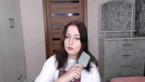 Kristy online show from November 2025 08:19:01 PM