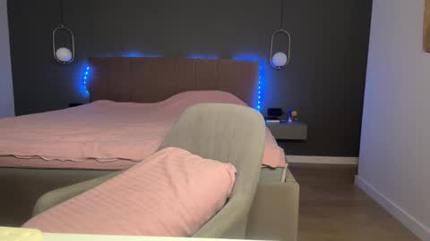 Kristi online show from September 2025 04:17:02 AM