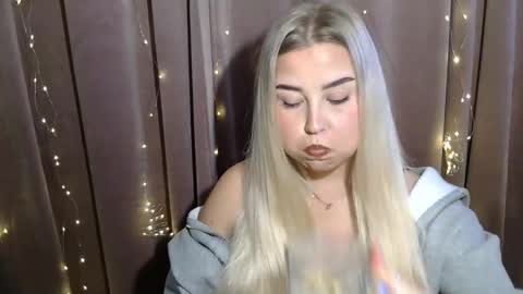KristyFlowers online show from December 2024 09:45:02 AM