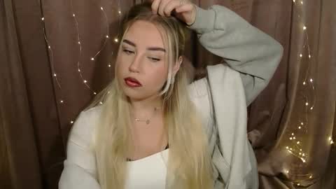 KristyFlowers online show from December 2024 07:17:01 AM